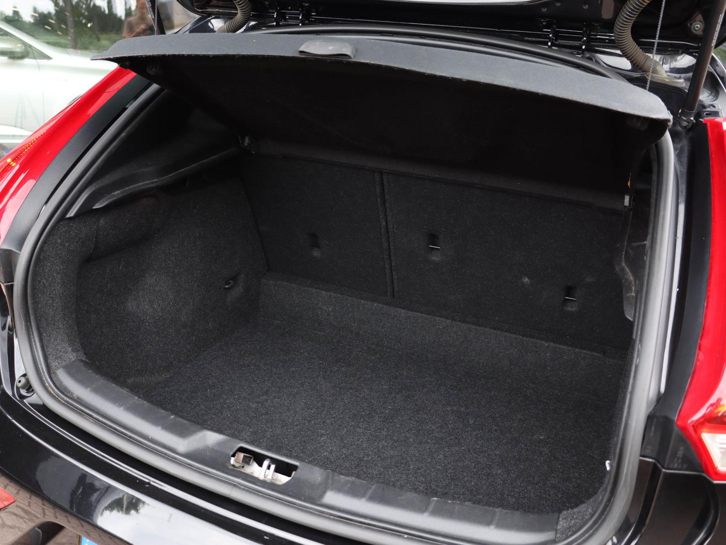 Volvo V40 2.0 D2 R-Design 150PK