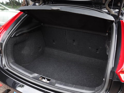 Volvo V40 2.0 D2 R-Design 150PK