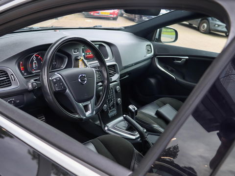 Volvo V40 2.0 D2 R-Design 150PK