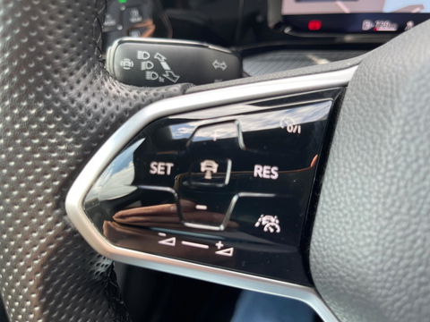 Volkswagen Golf 1.5 TSI 2X R-LINE CAMERA VIRTUAL DISPLAY SFEERVERLICHTING IQ-LED