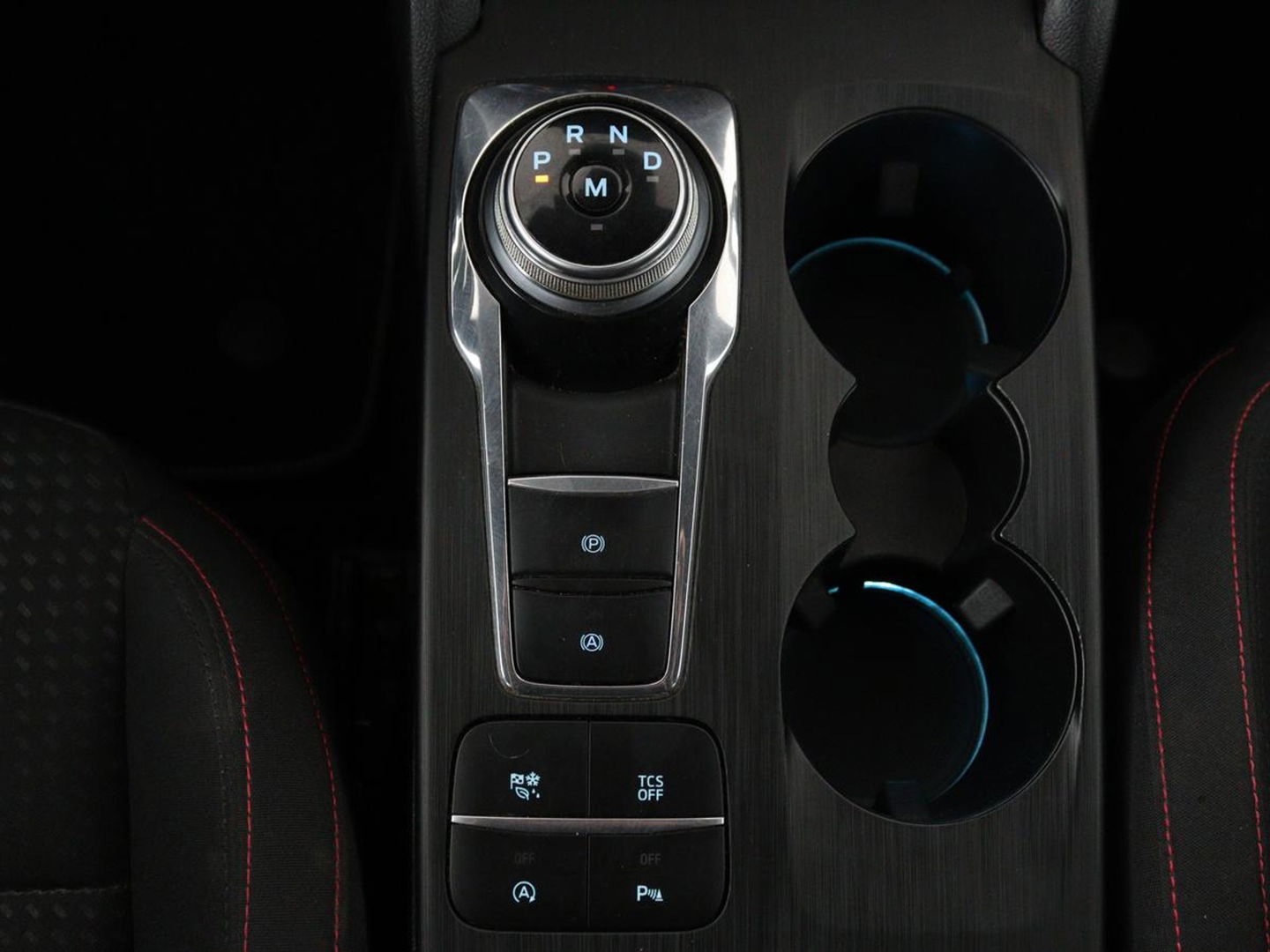 Ford Focus 1.0 EcoBoost ST Line | Stoel & stuurverwarming | Camera | Trekhaak | Climate control | Carplay | Navigatie | Cruise control