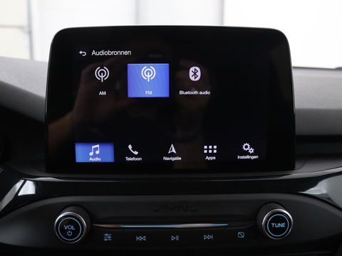 Ford Focus 1.0 EcoBoost ST Line | Stoel & stuurverwarming | Camera | Trekhaak | Climate control | Carplay | Navigatie | Cruise control
