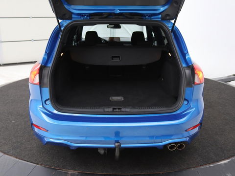 Ford Focus 1.0 EcoBoost ST Line | Stoel & stuurverwarming | Camera | Trekhaak | Climate control | Carplay | Navigatie | Cruise control
