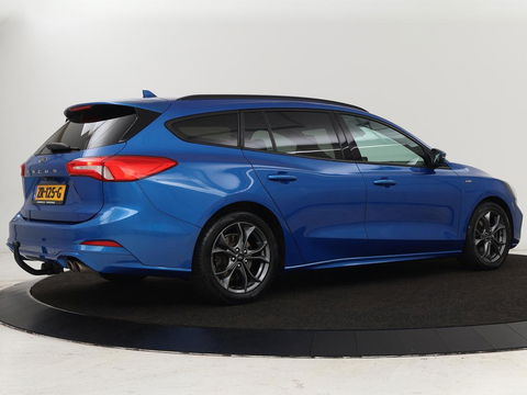 Ford Focus 1.0 EcoBoost ST Line | Stoel & stuurverwarming | Camera | Trekhaak | Climate control | Carplay | Navigatie | Cruise control