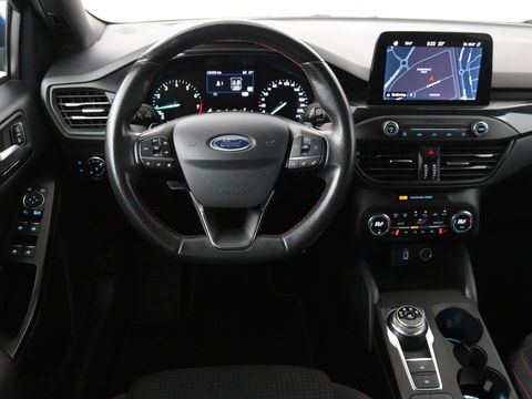 Ford Focus 1.0 EcoBoost ST Line | Stoel & stuurverwarming | Camera | Trekhaak | Climate control | Carplay | Navigatie | Cruise control