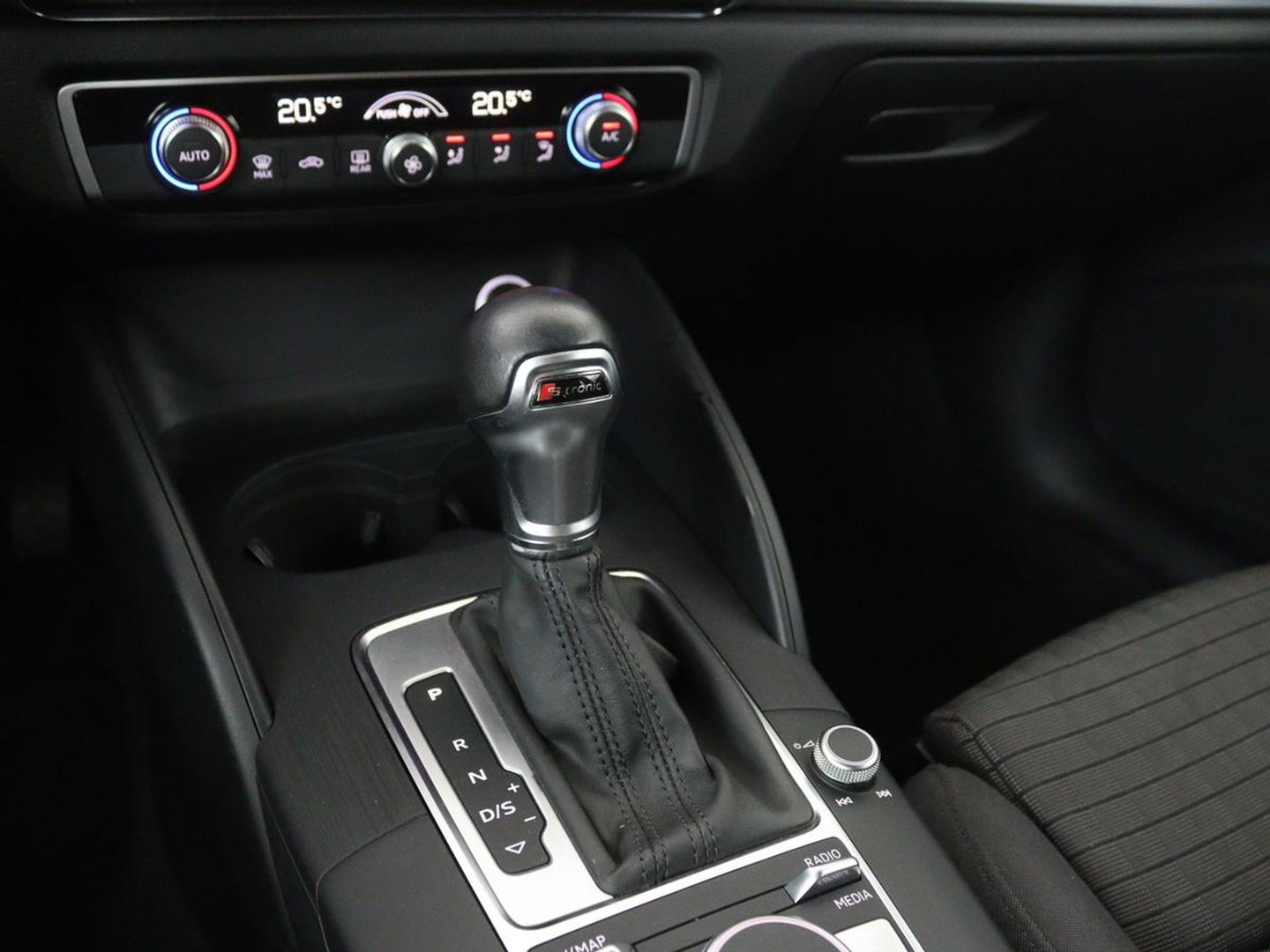 Audi A3 30 TFSI Sport | Full LED | Sportstoelen | Navigatie | Climate control | Bluetooth | Cruise control | Parkeerhulp