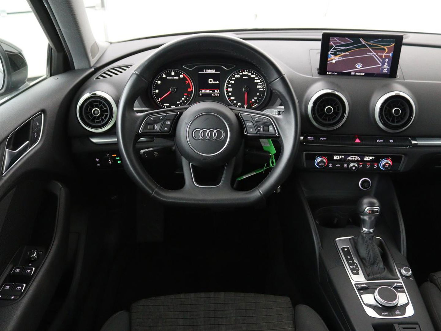 Audi A3 30 TFSI Sport | Full LED | Sportstoelen | Navigatie | Climate control | Bluetooth | Cruise control | Parkeerhulp