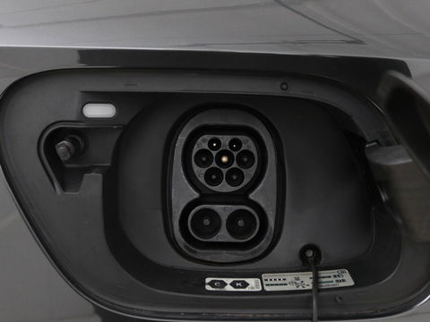 Volkswagen ID.4 First 77 kWh | Warmtepomp | Stoel & stuurverwarming | Carplay | Adaptive cruise | Full LED | Half leder | Navigatie | Parkeerhulp