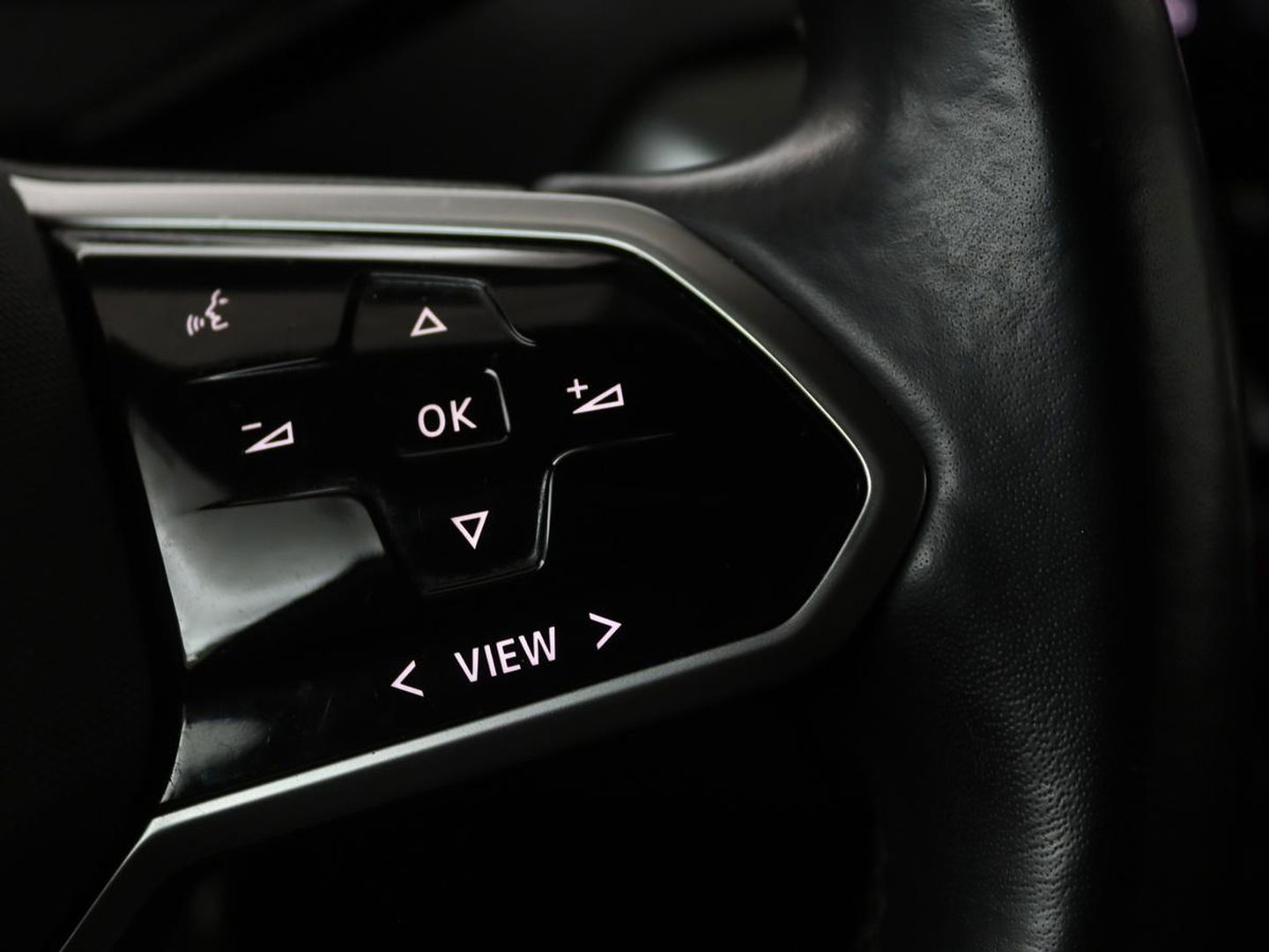 Volkswagen ID.4 First 77 kWh | Warmtepomp | Stoel & stuurverwarming | Carplay | Adaptive cruise | Full LED | Half leder | Navigatie | Parkeerhulp