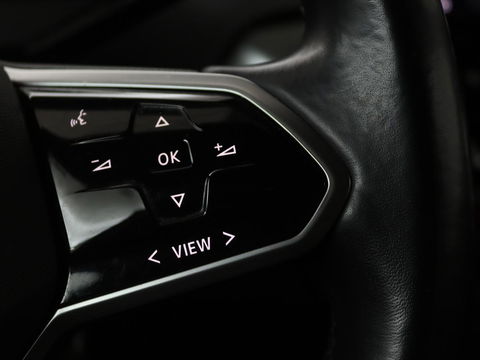 Volkswagen ID.4 First 77 kWh | Warmtepomp | Stoel & stuurverwarming | Carplay | Adaptive cruise | Full LED | Half leder | Navigatie | Parkeerhulp