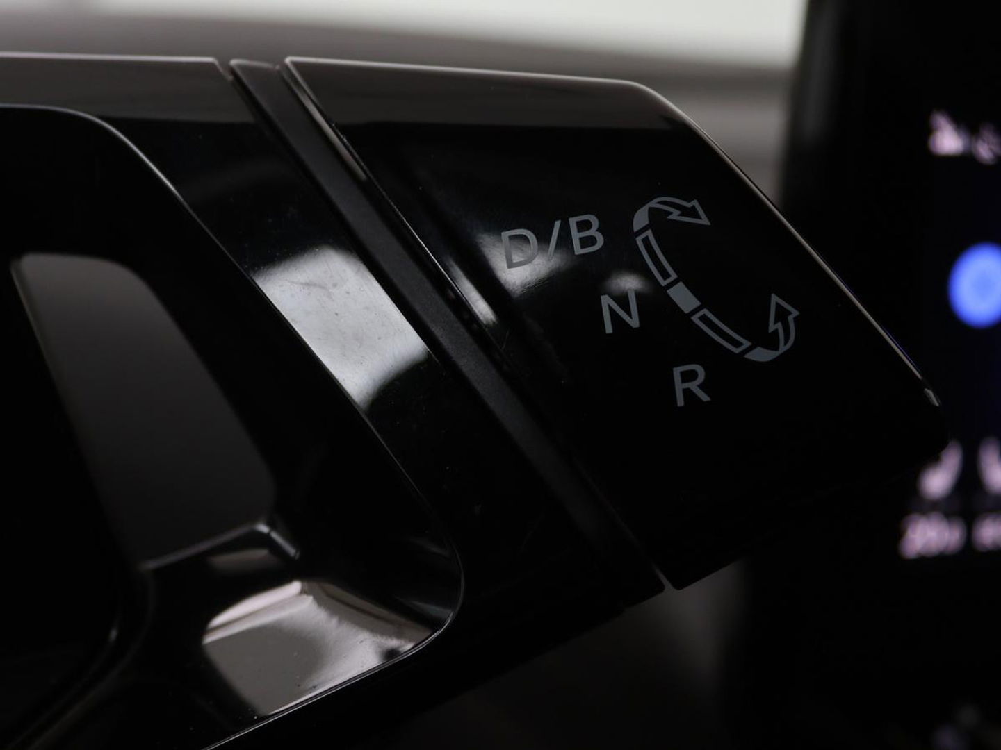 Volkswagen ID.4 First 77 kWh | Warmtepomp | Stoel & stuurverwarming | Carplay | Adaptive cruise | Full LED | Half leder | Navigatie | Parkeerhulp