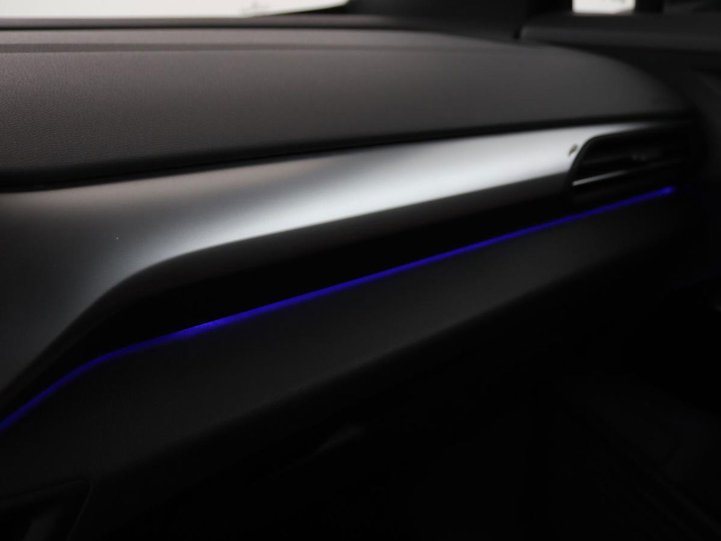 Volkswagen ID.4 First 77 kWh | Warmtepomp | Stoel & stuurverwarming | Carplay | Adaptive cruise | Full LED | Half leder | Navigatie | Parkeerhulp
