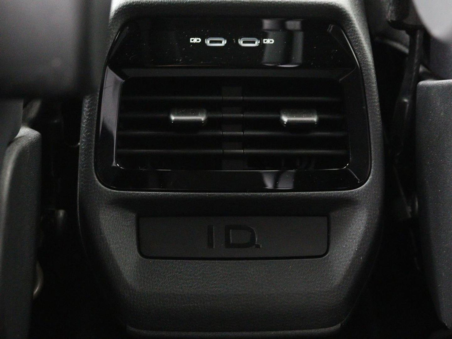 Volkswagen ID.4 First 77 kWh | Warmtepomp | Stoel & stuurverwarming | Carplay | Adaptive cruise | Full LED | Half leder | Navigatie | Parkeerhulp