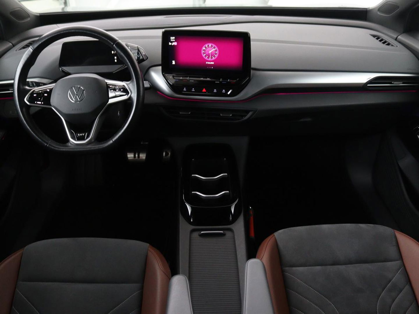 Volkswagen ID.4 First 77 kWh | Warmtepomp | Stoel & stuurverwarming | Carplay | Adaptive cruise | Full LED | Half leder | Navigatie | Parkeerhulp