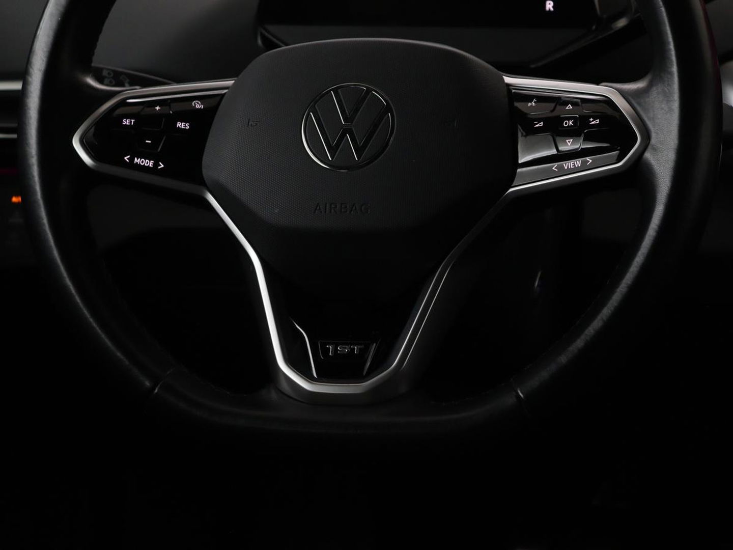 Volkswagen ID.4 First 77 kWh | Warmtepomp | Stoel & stuurverwarming | Carplay | Adaptive cruise | Full LED | Half leder | Navigatie | Parkeerhulp