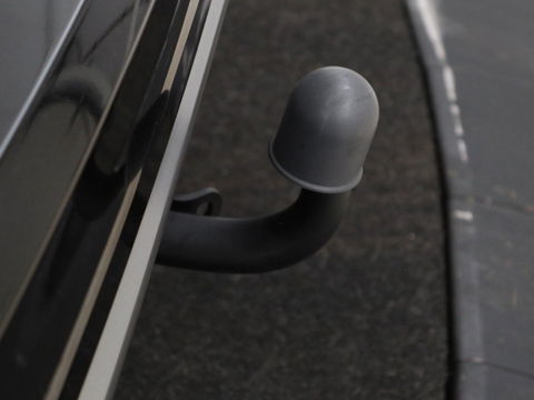 Volvo V60 1.5 T3 R-Design | Stoelverwarming | Xenon | Leder/Alcantara | Navigatie | Trekhaak | Parkeerhulp | Climate control | Cruise control