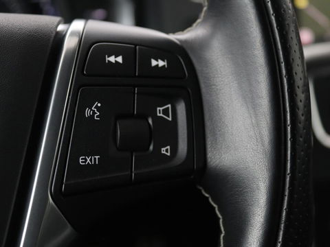 Volvo V60 1.5 T3 R-Design | Stoelverwarming | Xenon | Leder/Alcantara | Navigatie | Trekhaak | Parkeerhulp | Climate control | Cruise control