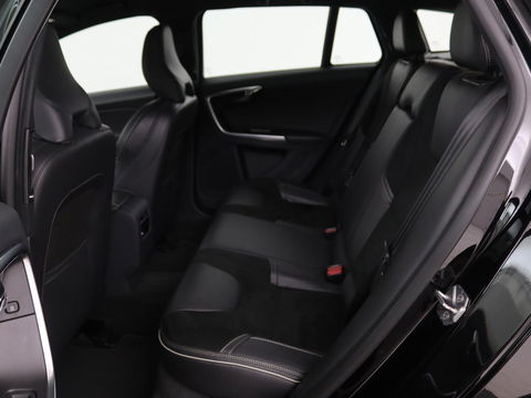 Volvo V60 1.5 T3 R-Design | Stoelverwarming | Xenon | Leder/Alcantara | Navigatie | Trekhaak | Parkeerhulp | Climate control | Cruise control