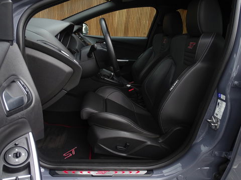 Ford Focus ST MK3 2.0T 289PK / Recaro / Milltek / Airtac / LED
