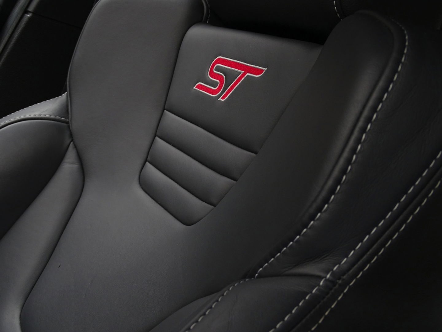 Ford Focus ST MK3 2.0T 289PK / Recaro / Milltek / Airtac / LED