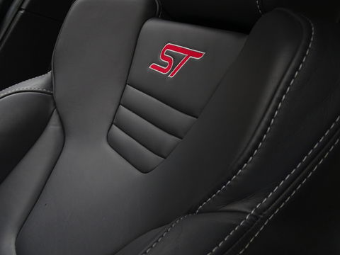 Ford Focus ST MK3 2.0T 289PK / Recaro / Milltek / Airtac / LED