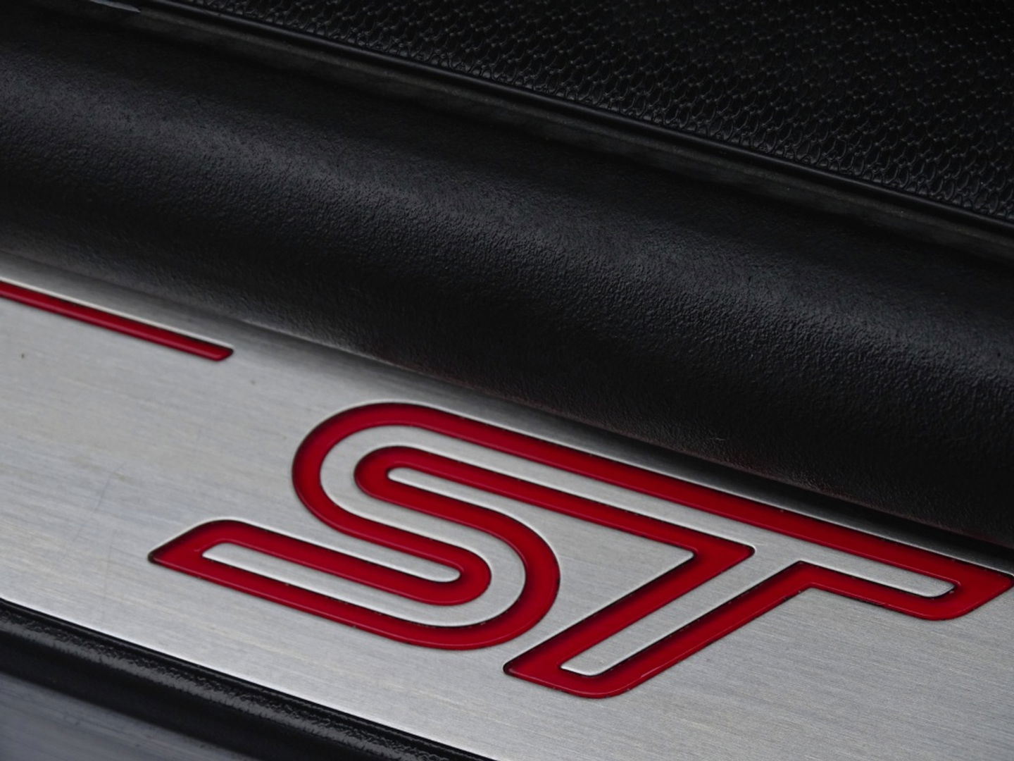 Ford Focus ST MK3 2.0T 289PK / Recaro / Milltek / Airtac / LED