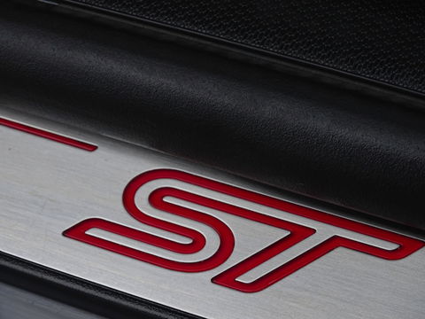 Ford Focus ST MK3 2.0T 289PK / Recaro / Milltek / Airtac / LED