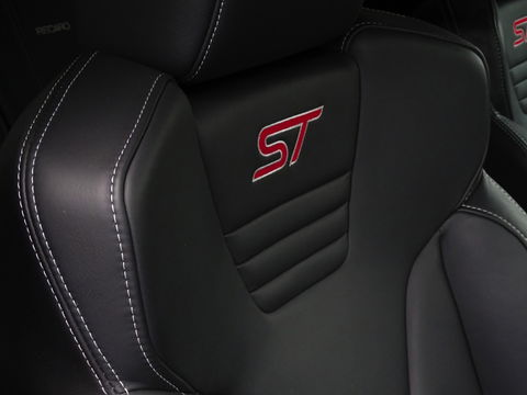 Ford Focus ST MK3 2.0T 289PK / Recaro / Milltek / Airtac / LED