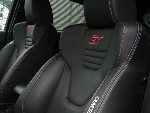 Ford Focus ST MK3 2.0T 289PK / Recaro / Milltek / Airtac / LED