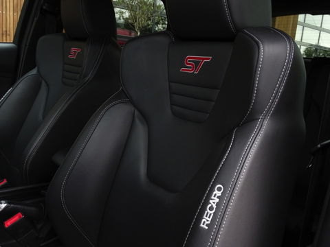 Ford Focus ST MK3 2.0T 289PK / Recaro / Milltek / Airtac / LED