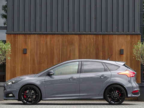 Ford Focus ST MK3 2.0T 289PK / Recaro / Milltek / Airtac / LED