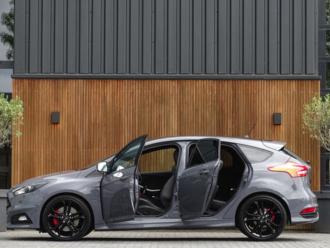 Ford Focus ST MK3 2.0T 289PK / Recaro / Milltek / Airtac / LED