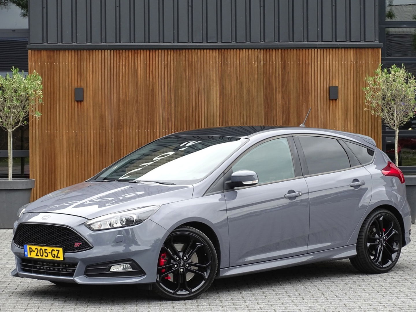 Ford Focus ST MK3 2.0T 289PK / Recaro / Milltek / Airtac / LED