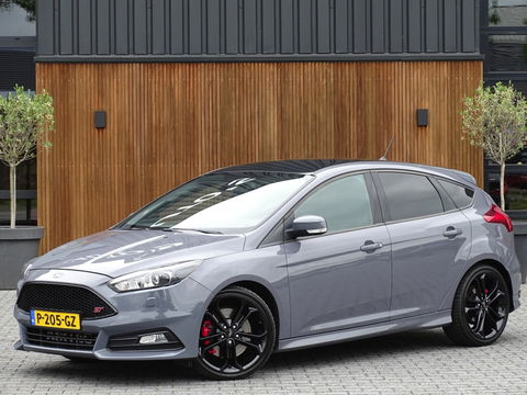 Ford Focus ST MK3 2.0T 289PK / Recaro / Milltek / Airtac / LED