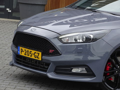 Ford Focus ST MK3 2.0T 289PK / Recaro / Milltek / Airtac / LED