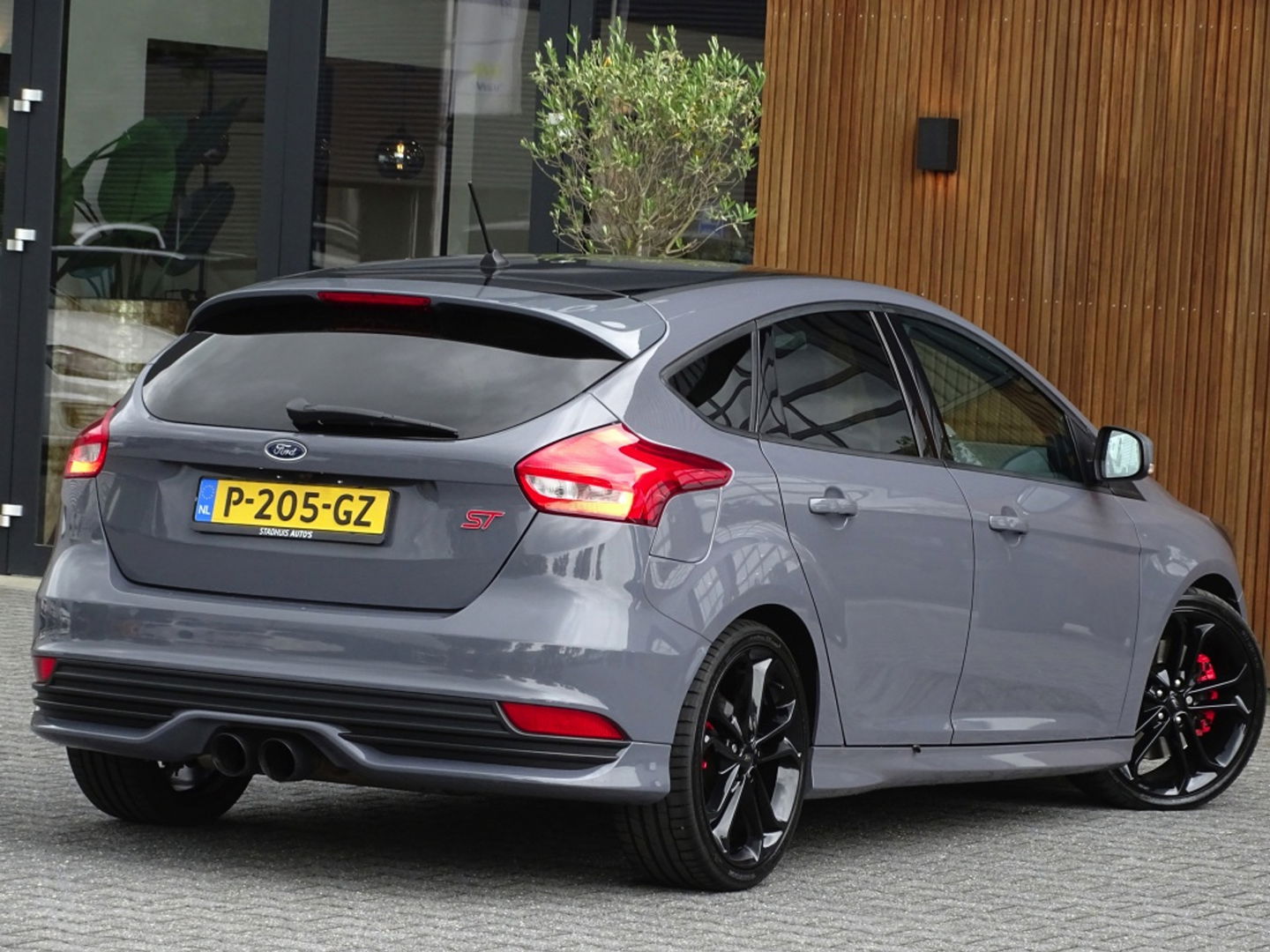 Ford Focus ST MK3 2.0T 289PK / Recaro / Milltek / Airtac / LED