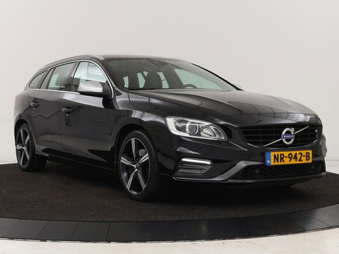 Volvo V60 1.5 T3 R-Design | Stoelverwarming | Xenon | Leder/Alcantara | Navigatie | Trekhaak | Parkeerhulp | Climate control | Cruise control