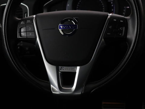 Volvo V60 1.5 T3 R-Design | Stoelverwarming | Xenon | Leder/Alcantara | Navigatie | Trekhaak | Parkeerhulp | Climate control | Cruise control