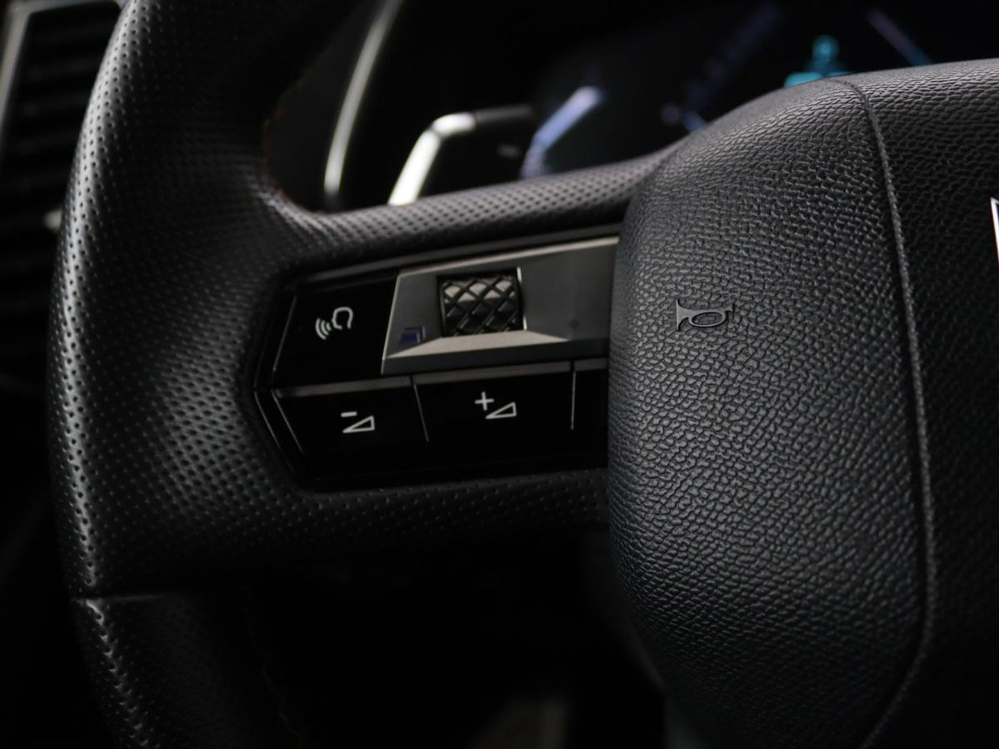 DS 7 Crossback E-Tense 4x4 Performance Line | Panoramadak | Adaptive cruise | Leder/Alcantara | Keyless | Full LED | Carplay | Navigatie | Camera | PHEV