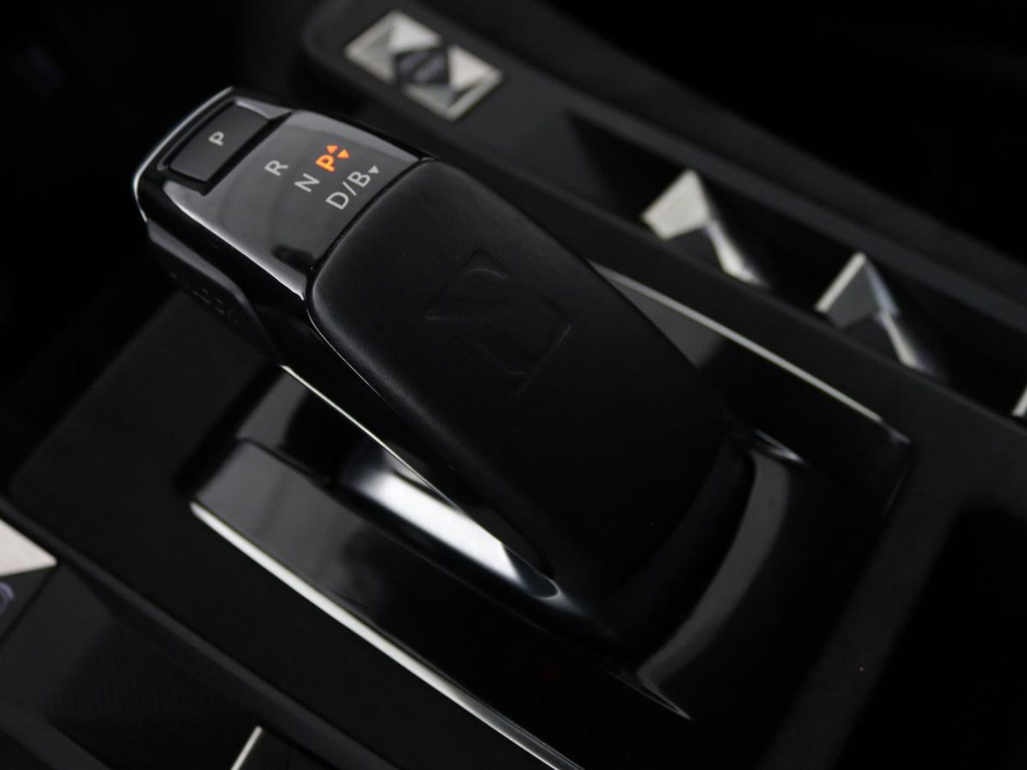 DS 7 Crossback E-Tense 4x4 Performance Line | Panoramadak | Adaptive cruise | Leder/Alcantara | Keyless | Full LED | Carplay | Navigatie | Camera | PHEV