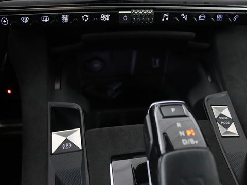 DS 7 Crossback E-Tense 4x4 Performance Line | Panoramadak | Adaptive cruise | Leder/Alcantara | Keyless | Full LED | Carplay | Navigatie | Camera | PHEV