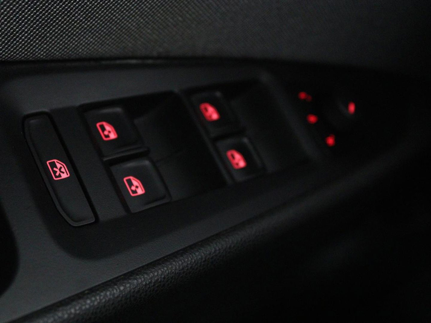 SEAT Leon 1.4 TSI Style | Carplay | Full LED | Climate control | Navigatie | Parkeerhulp | Cruise control | Bluetooth