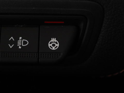 Renault Captur 1.6 E-Tech Hybrid 145 Initiale Paris | Leder | Stoel & stuurverwarming | Camera | Full LED | Park Assist | Carplay | BOSE Sound
