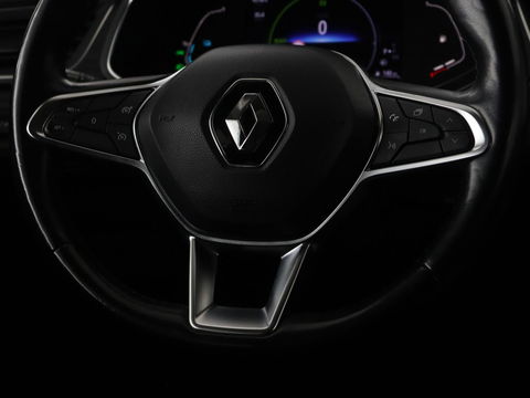 Renault Captur 1.6 E-Tech Hybrid 145 Initiale Paris | Leder | Stoel & stuurverwarming | Camera | Full LED | Park Assist | Carplay | BOSE Sound