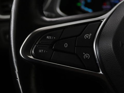 Renault Captur 1.6 E-Tech Hybrid 145 Initiale Paris | Leder | Stoel & stuurverwarming | Camera | Full LED | Park Assist | Carplay | BOSE Sound