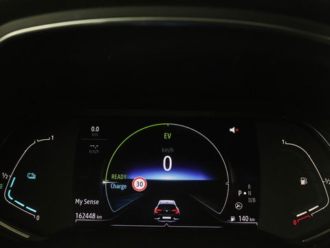Renault Captur 1.6 E-Tech Hybrid 145 Initiale Paris | Leder | Stoel & stuurverwarming | Camera | Full LED | Park Assist | Carplay | BOSE Sound