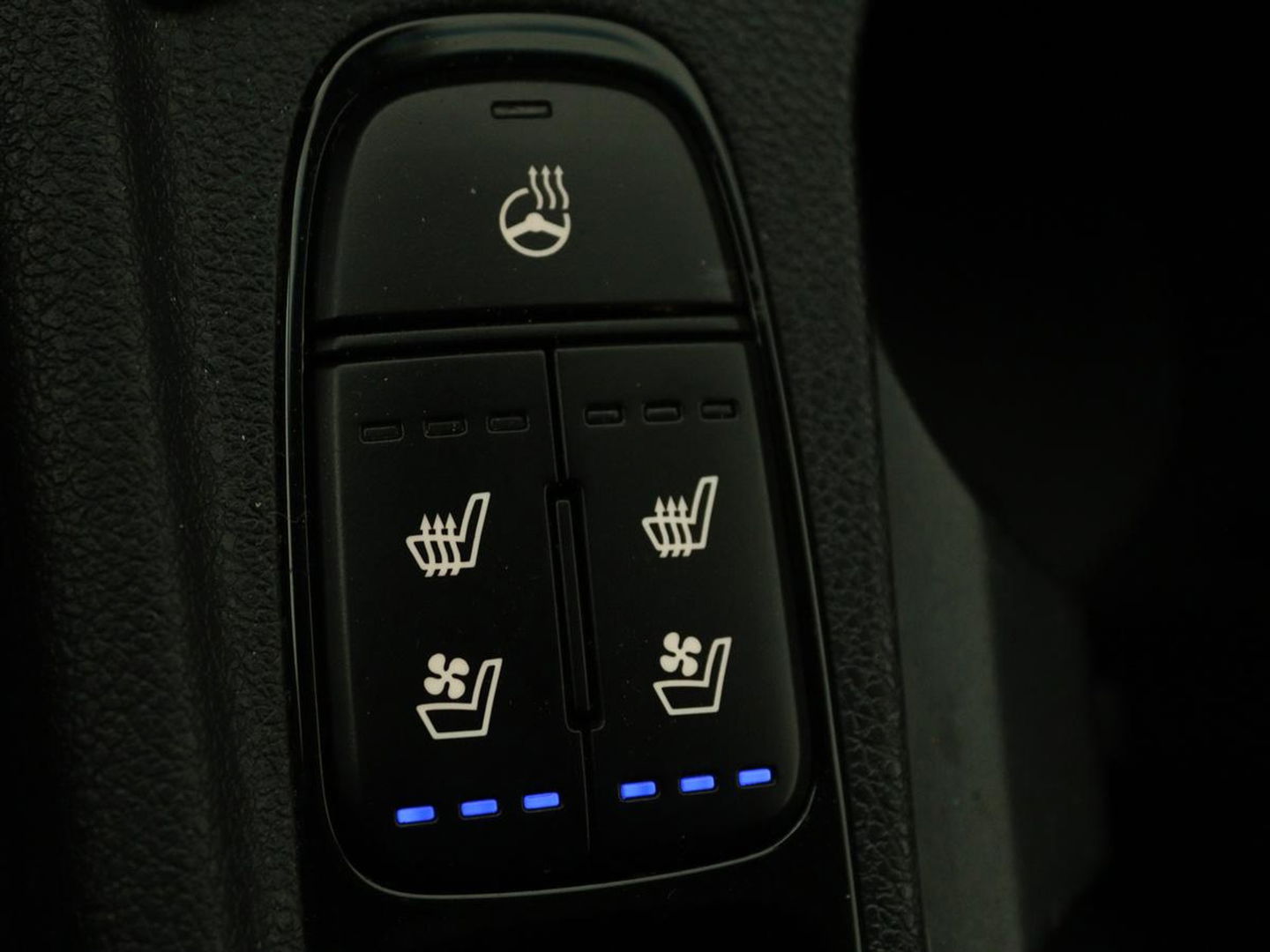 Kia Niro 1.6 GDI PHEV ExecutiveLine | Leder | Stoelventilatie | JBL Sound | Adaptive cruise | Camera | Carplay | Keyless | Navigatie | Stuur & achterbankverwarming