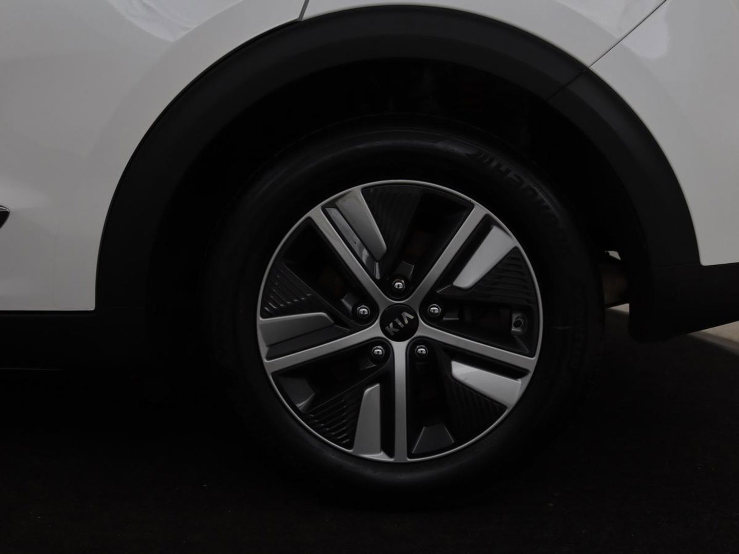 Kia Niro 1.6 GDI PHEV ExecutiveLine | Leder | Stoelventilatie | JBL Sound | Adaptive cruise | Camera | Carplay | Keyless | Navigatie | Stuur & achterbankverwarming