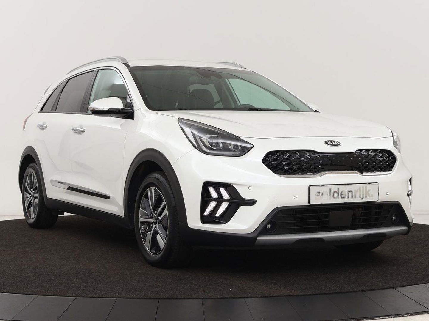 Kia Niro 1.6 GDI PHEV ExecutiveLine | Leder | Stoelventilatie | JBL Sound | Adaptive cruise | Camera | Carplay | Keyless | Navigatie | Stuur & achterbankverwarming