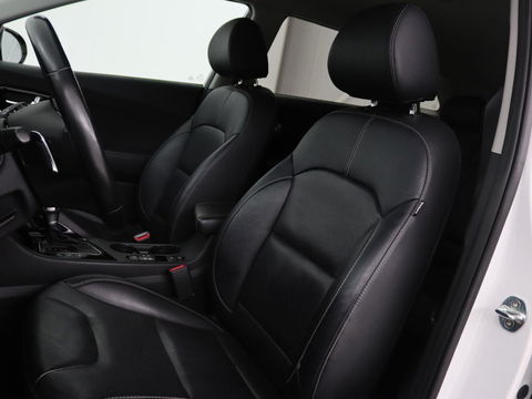 Kia Niro 1.6 GDI PHEV ExecutiveLine | Leder | Stoelventilatie | JBL Sound | Adaptive cruise | Camera | Carplay | Keyless | Navigatie | Stuur & achterbankverwarming